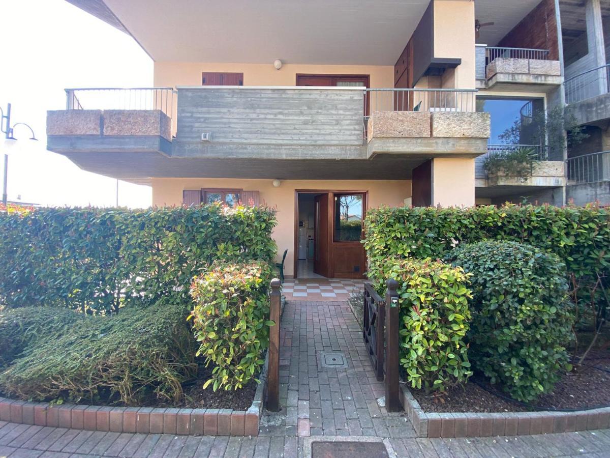 With Private Garden - Appartement